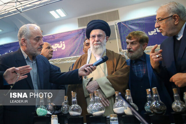 بازدید ۴ ساعته رهبر انقلاب از نمایشگاه توانمندیهای تولید داخل