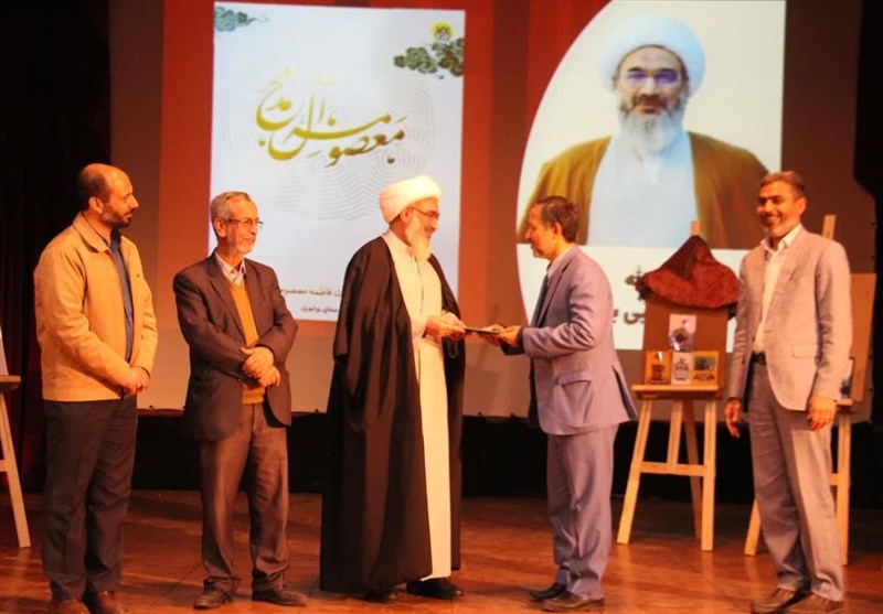 تجلیل از برگزیدگان جایزه انتخاب کتاب سال استان بوشهر + تصویر