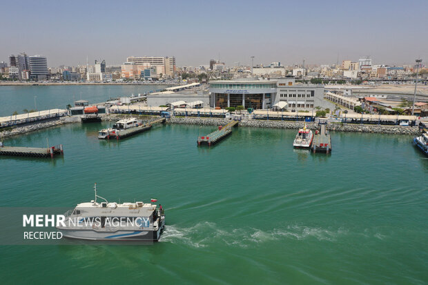 تخلیه و بارگیری ۱۹۴ میلیون تن کالا در بنادر ایران تا پایان دی