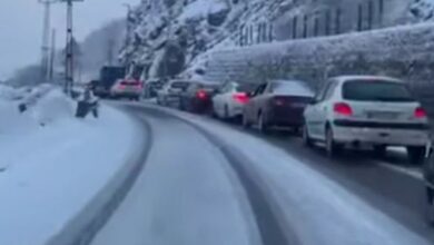 ترافیک شدید در جاده کندوان مانع فعالیت ماشینهای برفروب شد