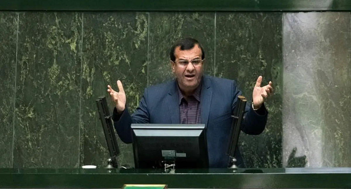 تسری دادن قوانین و دستورالعملهای سرزمینی به مناطق آزاد سبب فرار سرمایه شده است