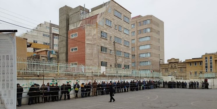 تشکیل صف در تبریز برای رای دادن!+ تصاویر