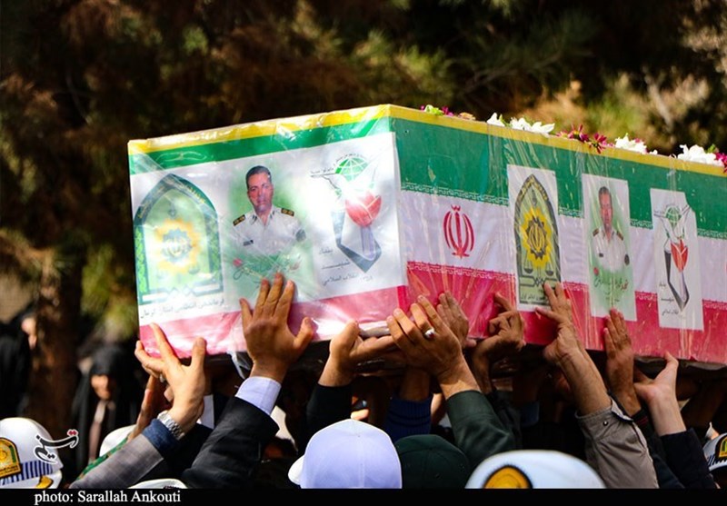 تشییع باشکوه شهید فراجا در کرمان/ پیکر شهید «ضیاءالدینی» در گلزار شهدا آرام گرفت + تصاویر