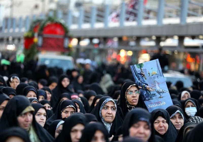 تشییع و وداع با پیکر شهیده فاطمه دهقانی در مشهد + تصویر