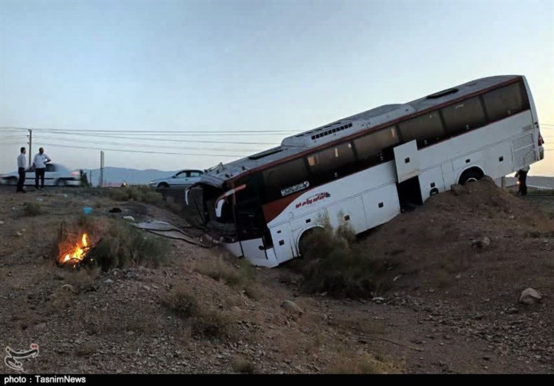 تصادف در آزادراه خرمآباد-بروجرد با 7 فوتی و 21 مصدوم