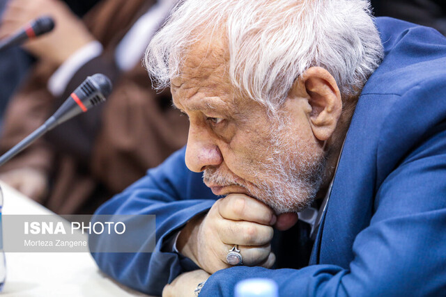 تهیه میثاق وحدت اصولگرایان/تلاش نزدیکان روحانی و لاریجانی برای ائتلاف با اصلاحطلبان