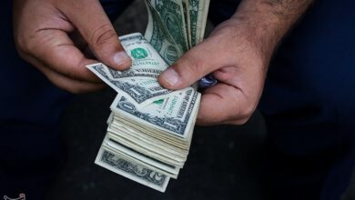 تیر سفتهبازان ارز و سکه به سنگ خورد/ ریزش قیمت دلار آغاز شد