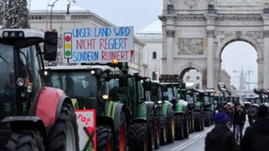 جادههای آلمان توسط کشاورزان بسته شد