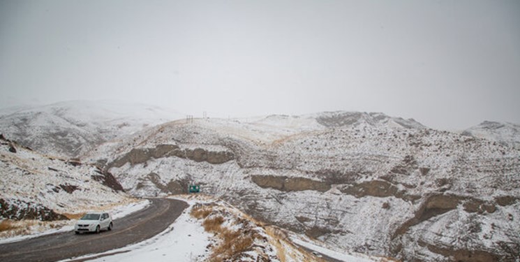 جادههای البرز لغزنده است؛ رانندگان با احتیاط برانند