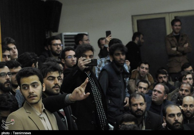 جنبش دانشجویی باید دغدغه های مردم را از مجلس مطالبه کند