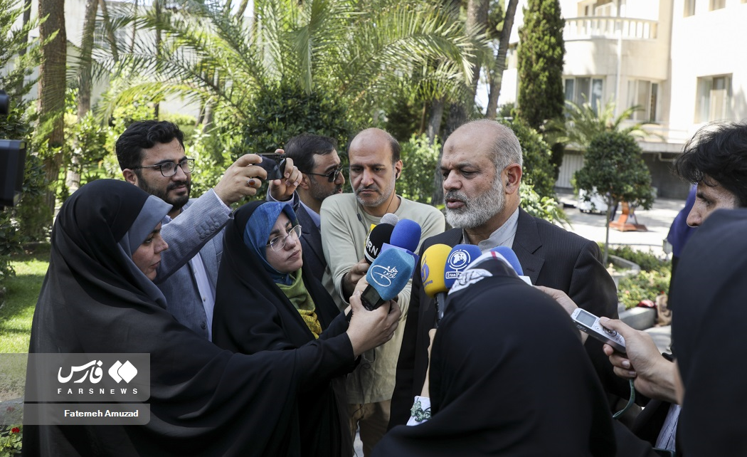 حیاط دولت | از تعیین سهمیه آرد نانواییها به میزان مصرف تا کاهش هزینه تبلیغات انتخابات در رسانه ملی