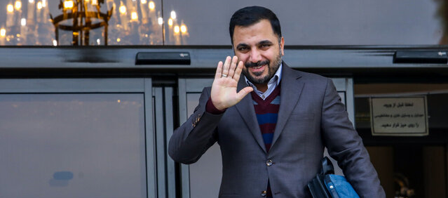 حیاط دولت | از مشخصشدن هویت انتحاریهای حادثه تروریستی کرمان تا تکذیب مالچ پاشی در دریاچه ارومیه