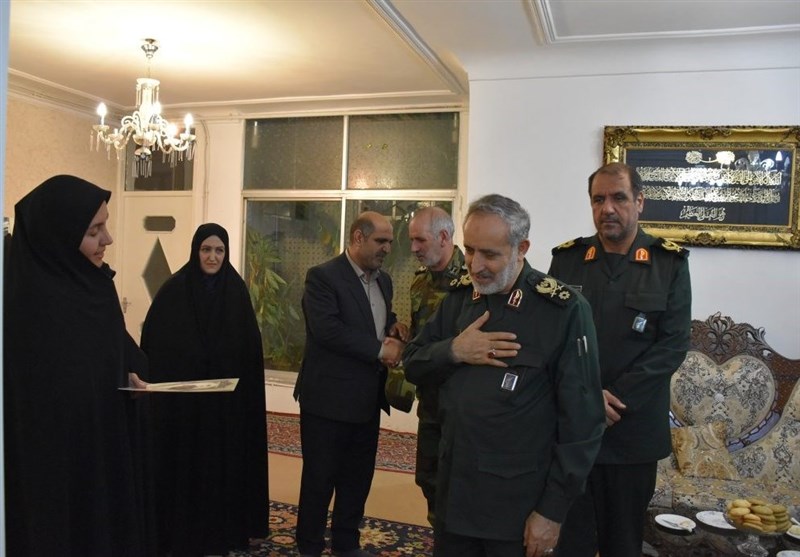 دیدار معاون هماهنگکننده قرارگاه خاتمالانبیاء(ص) با 2 خانواده شهید کردستان