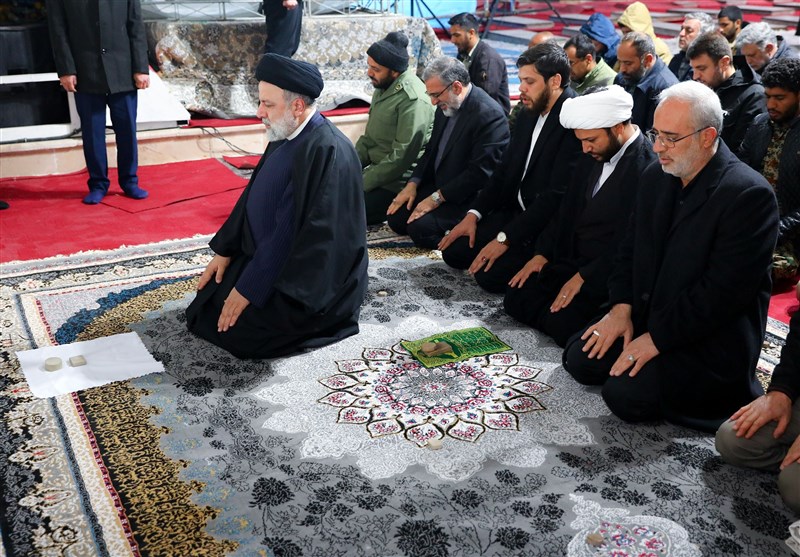 رئیسجمهور وارد کرمان شد/ زیارت سحرگاهی رئیسی بر مزار حاج قاسم + فیلم و تصاویر