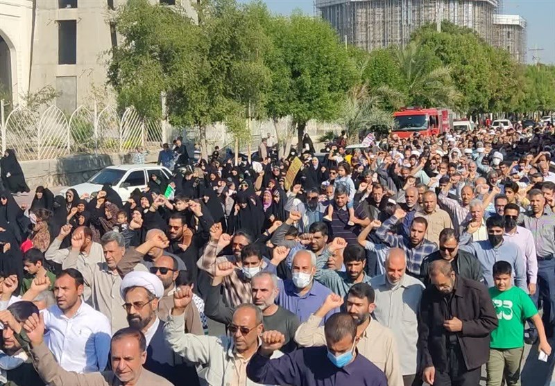 راهپیمایی هرمزگانیها در محکومیت انفجار تروریستی کرمان/ مردم با کرمانی ها همدردی کردند + فیلم و تصاویر