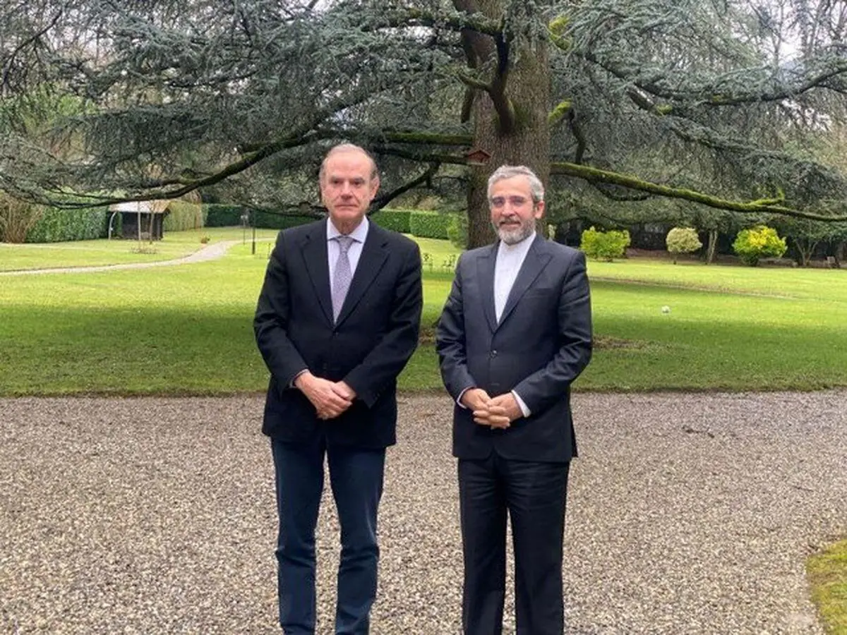 رایزنی باقری و مورا درباره مذاکرات رفع تحریمها و مسائل منطقه