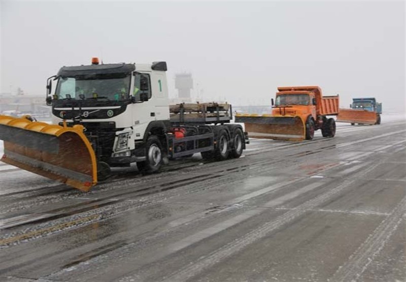 رهاسازی 200 خودروی گرفتار در برف در استان کرمانشاه/ بازگشایی 20 محور روستایی