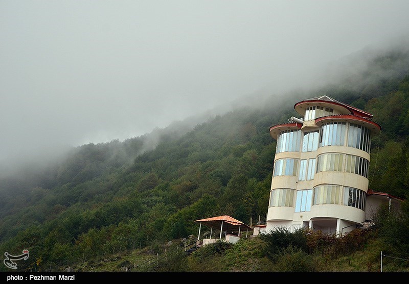 ساخت یکباره شهرکها و سازههای بزرگ توسط اکیپهای سازمان یافته