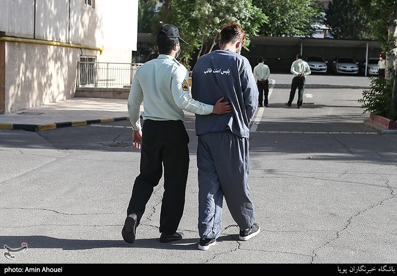 شرور سابقهدار سنندج دستگیر شد/کشف سلاح وینچستر از متهم