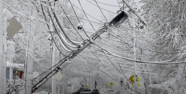طوفان زمستانی آمریکا؛ 7600 پرواز لغو و برق صدهاهزار مشترک قطع شد
