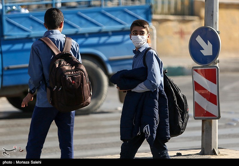 طوفان شن تمامی مقاطع تحصیلی مدارس ریگان و فهرج را تعطیل کرد