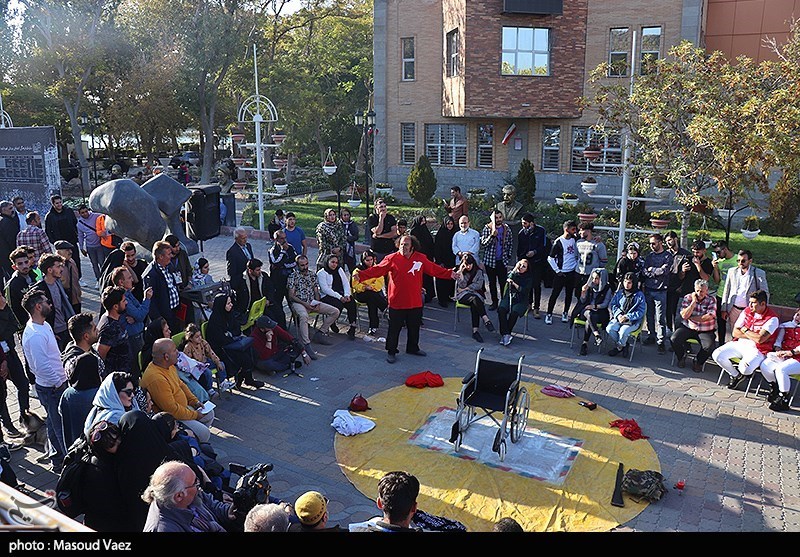 "فصل نوین انقلاب" با اجرای 30 تئاتر خیابانی در اسلامشهر