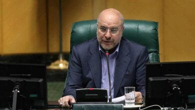 قالیباف: موضوع انعقاد قرارداد معلمان بازنشسته شاغل را پیگیری میکنم