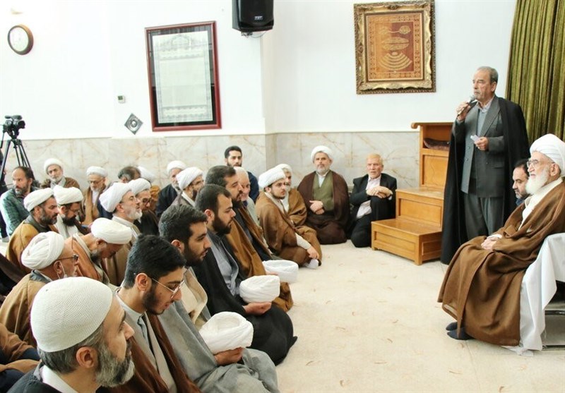 مراسم جشن میلاد امیرالمؤمنین(ع) و عمامهگذاری طلاب با حضور مراجع تقلید + تصاویر