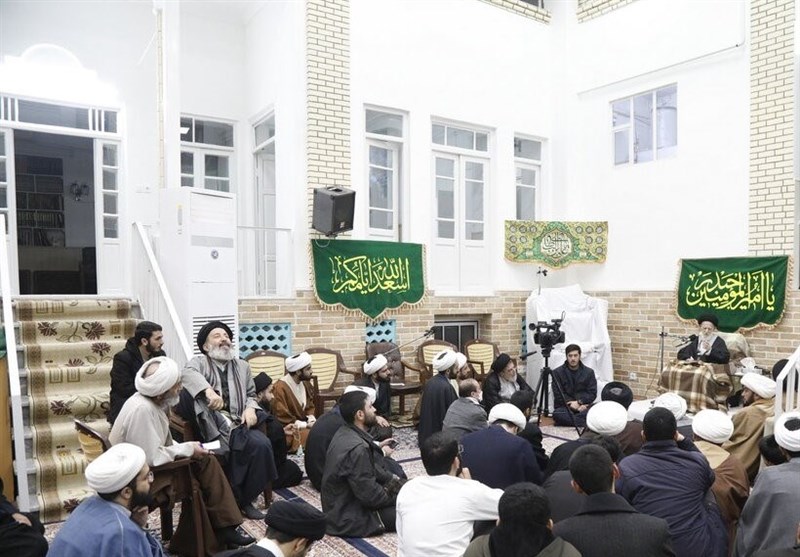 مراسم جشن میلاد امیرالمؤمنین(ع) و عمامهگذاری طلاب با حضور مراجع تقلید + تصاویر