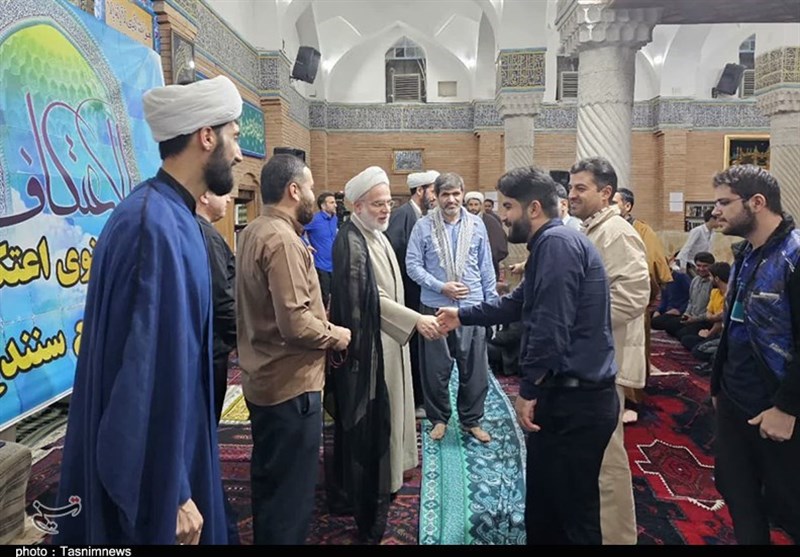 مراسم معنوی اعتکاف در سنندج + تصاویر