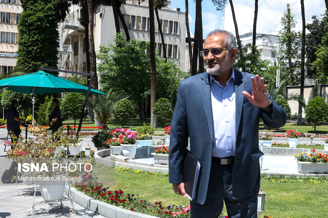 واکنش معاون پارلمانی رئیسجمهور به تیتر نادرست برخی رسانه ها و ادعای مخالفت دولت با افزایش حقوق