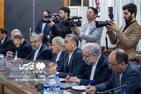 وزیر خارجه پاکستان: محکم پشت ایران ایستادهایم