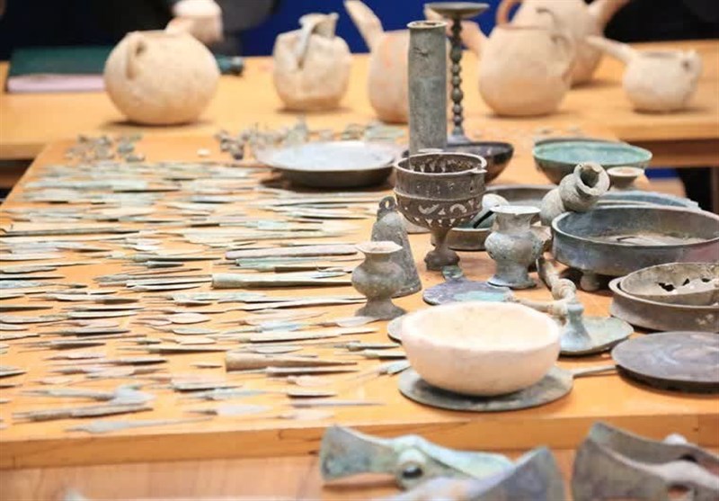 کشف 467 قلم اشیای تاریخی عصر مفرغ از دو باند قاچاق در گلستان + تصاویر