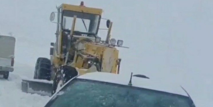 _گردنه__های_ «_شاه__منصوری_» _و_ «_چری_» _در_ _چهارمحال_ _و_ _بختیاری_ _بسته_ _شد_