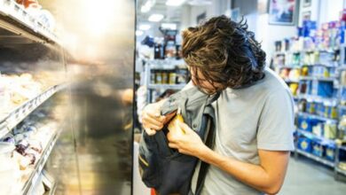 گزارش روزنامه گاردین از افزایش دزدی از مغازهها در انگلیس