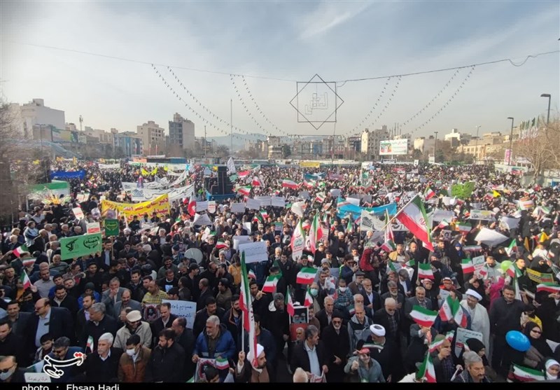 آغاز راهپیمایی پرشور در دیار نخستینها/ کاشانیها حماسه آفریدند