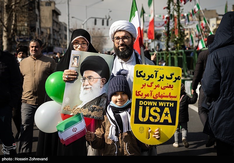 آغاز راهپیمایی یومالله 22 بهمن در سراسر ایران اسلامی/ خیابانها مملو از عاشقان انقلاب شد