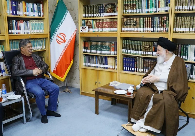 آیتالله علمالهدی: آغوش مشهد به روی دلدادگان اهلبیت(ع) از شرق آسیا باز است