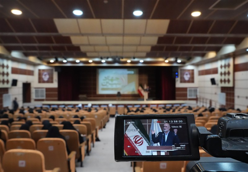 استاندار بوشهر: نظام اسلامی مبتنی بر مردم است/ برگزاری جشنواره جهاد تبیین بانوان طلاب