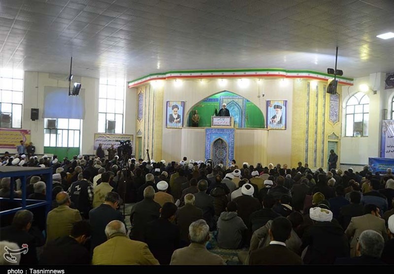 _امام_ _جمعه_ _موقت_ _زاهدان_: _حضور_ _مردم_ _در_ _عرصه__های_ _مختلف_ _کشور_ _دشمنان_ _را_ _تضعیف_ _می__کند_