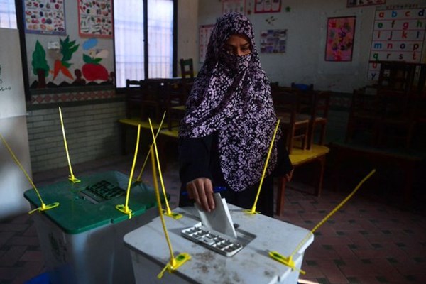 انفجار در شعبه رأیگیری بلوچستان؛ 4 نیروی امنیتی کشته شدند