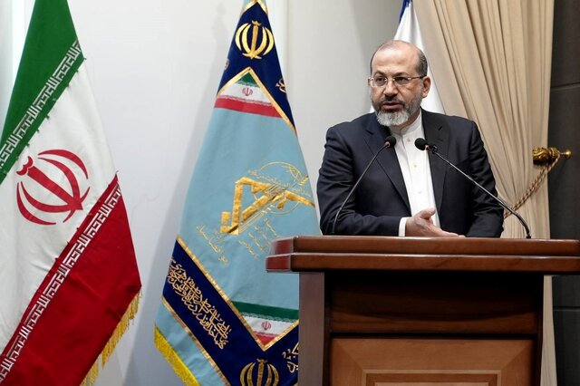 بیاطلاعی برخی مدیران از قوانین از معضلات نظام دیوانسالاری است