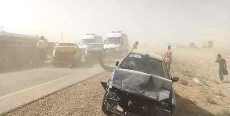 تصادف زنجیرهای در محور انار ۴ مصدوم و یک کشته برجای گذاشت