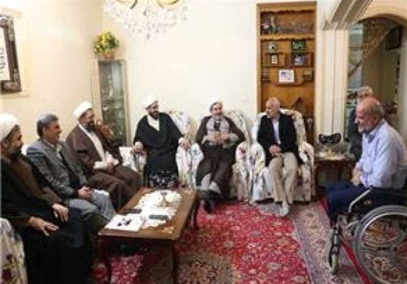 حضور امام جمعه همدان در منزل جانبازان 70 درصد