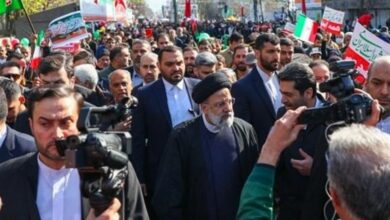 حضور رئیسی در راهپیمایی 22 بهمن/ حضور پرشور مردم برای مسئولین، مسئولیتآور است