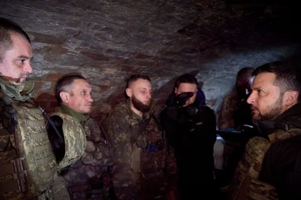 حضور زلنسکی در خط مقدم در بحبوحه گمانهزنیها درباره آینده زالوژنی