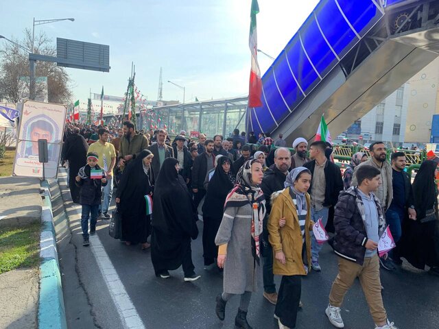 حضور شخصیتهای مختلف در راهپیمایی ۲۲ بهمن