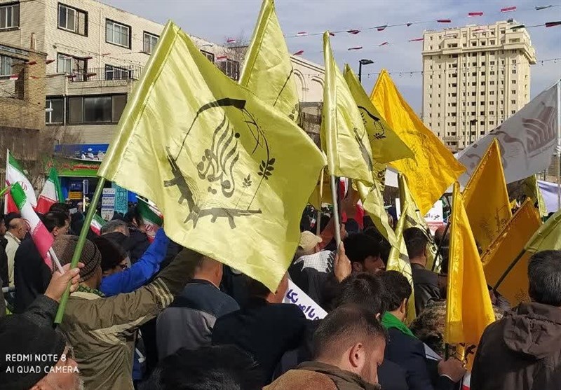 حضور مهاجرین افغانستانی و رزمندگان لشکر فاطمیون در راهپیمایی ۲۲ بهمن مشهد مقدس