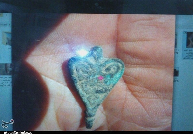 حفاری برای کشف آثار تاریخی در زیر یک مسجد در سنندج/ متهمان بازداشت شدند + تصویر