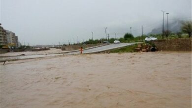 خروش خرمرود در خرمآباد/ پل جهادگران به زیر آب رفت + فیلم